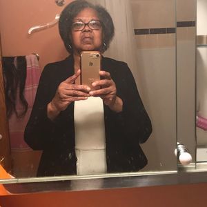 Meet your Posher, Evelyn